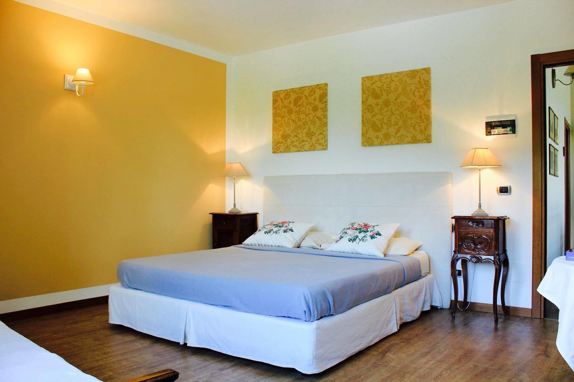 Hotel Cascina Castagneto CastellʼAlfero Zewnętrze zdjęcie